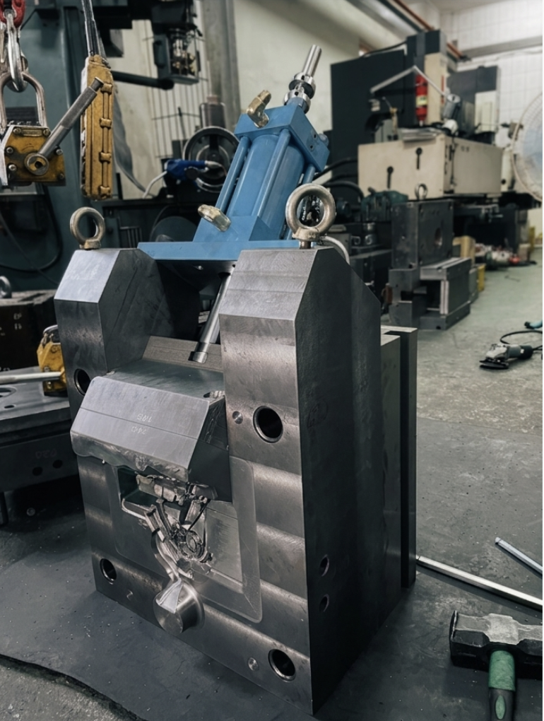 達瑞企業社 CNC 模具加工設備